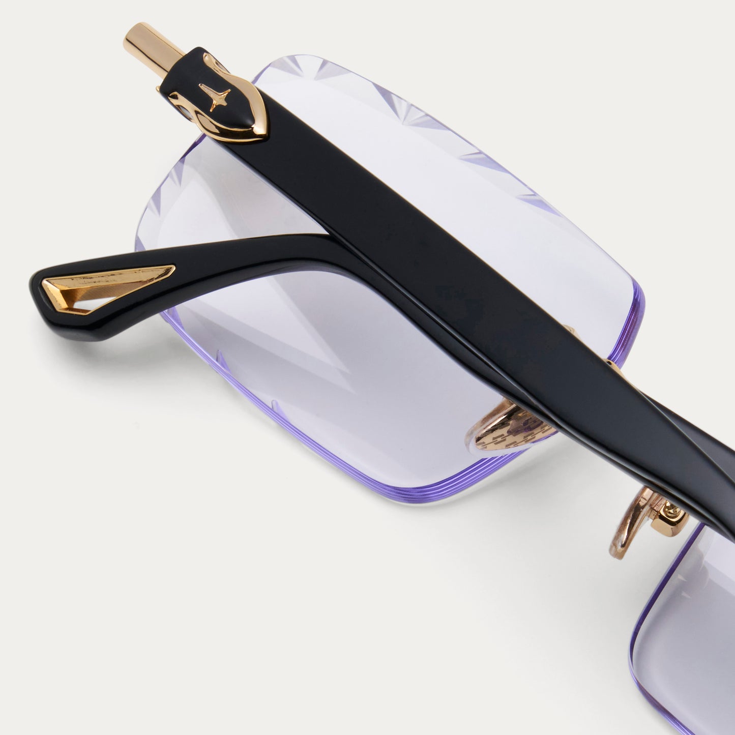 CLEAR BLACK JAVELIN GEM CUT