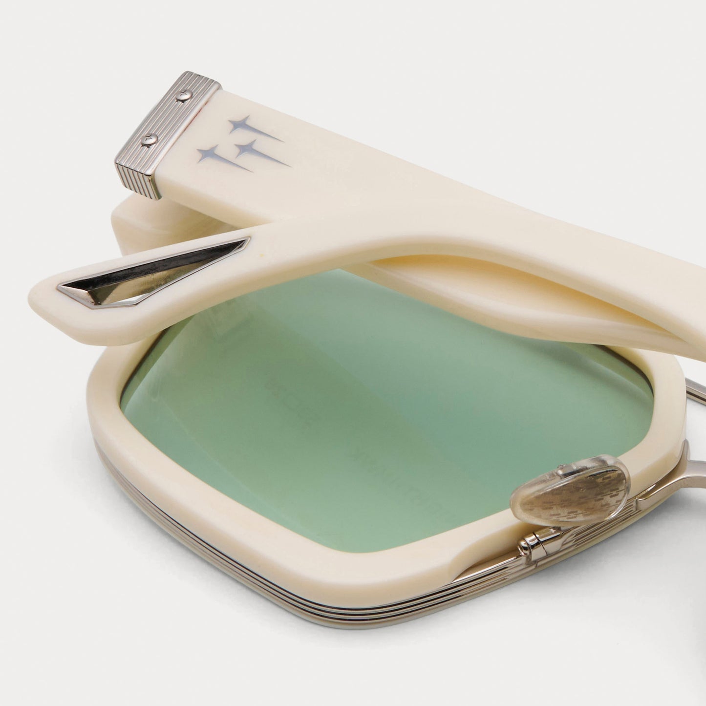 CRYSTAL IVORY NIGHTHAWK