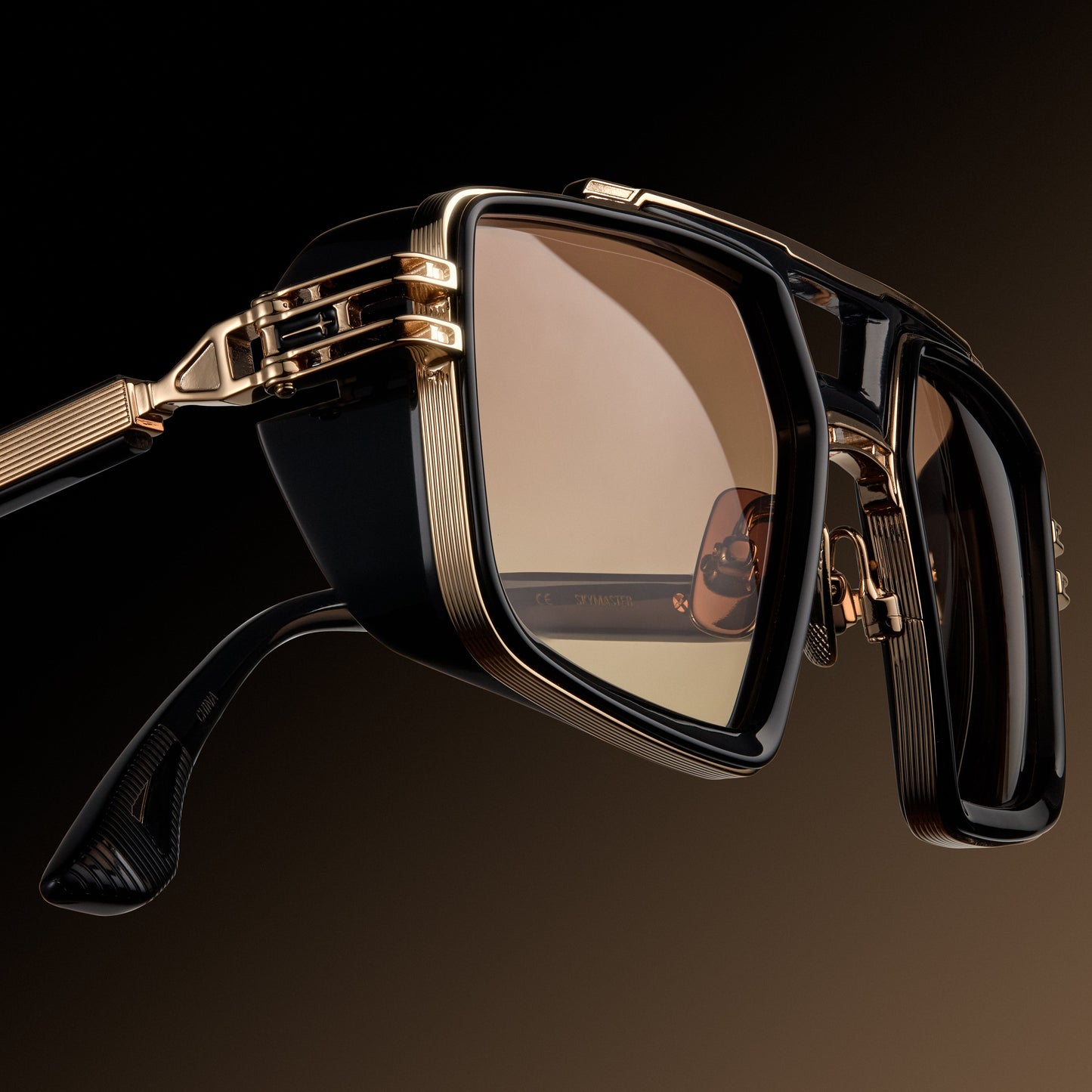 AMBER SKYMASTER