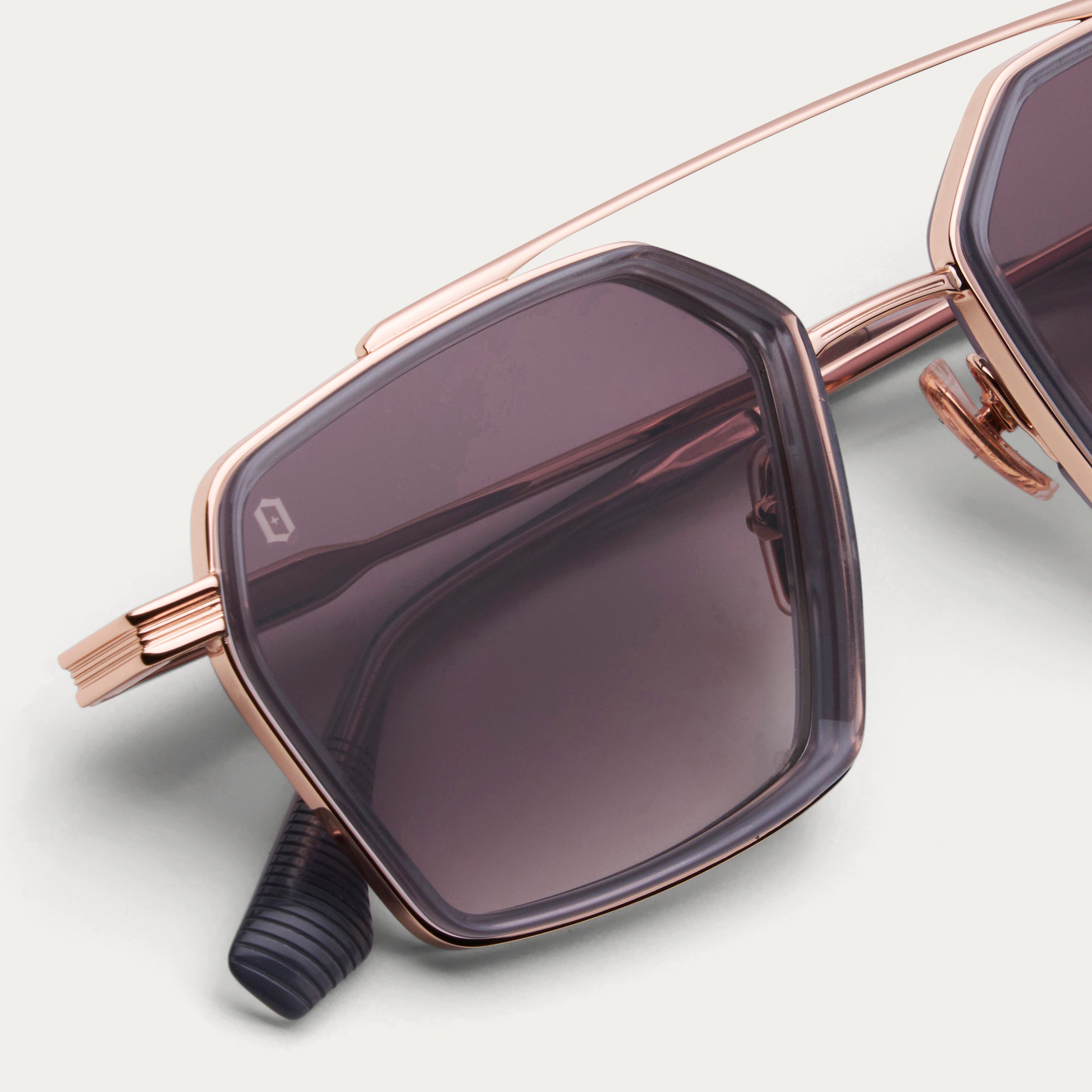 ROSE GOLD CRUISE – JAMES ORO