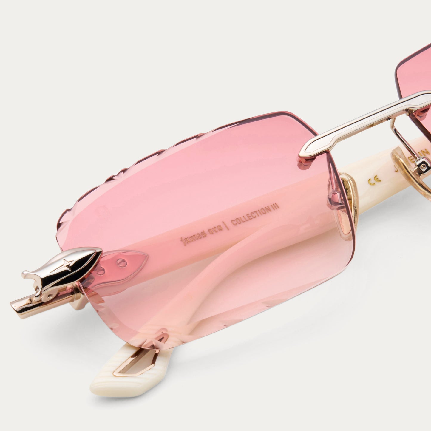 BLUSH JAVELIN GEM CUT