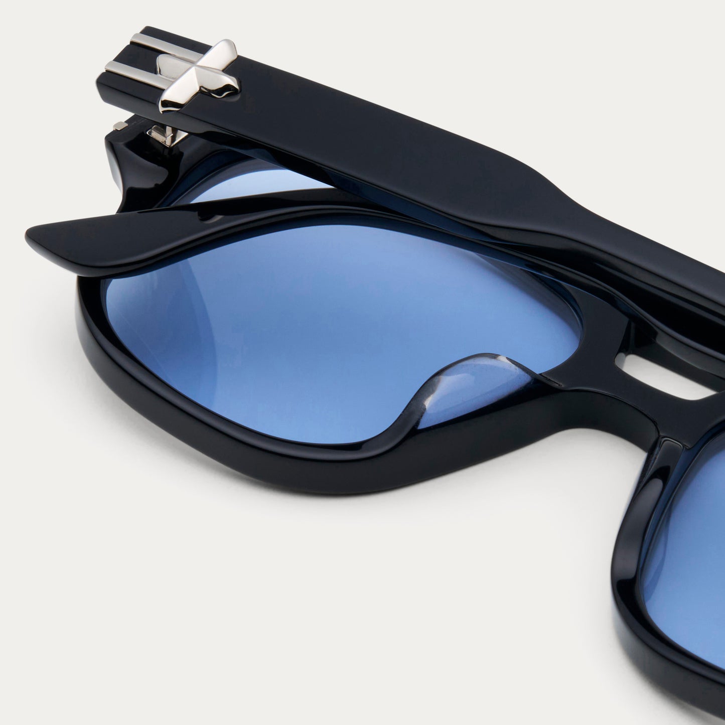 BLUE TINT BLACK HORIZON