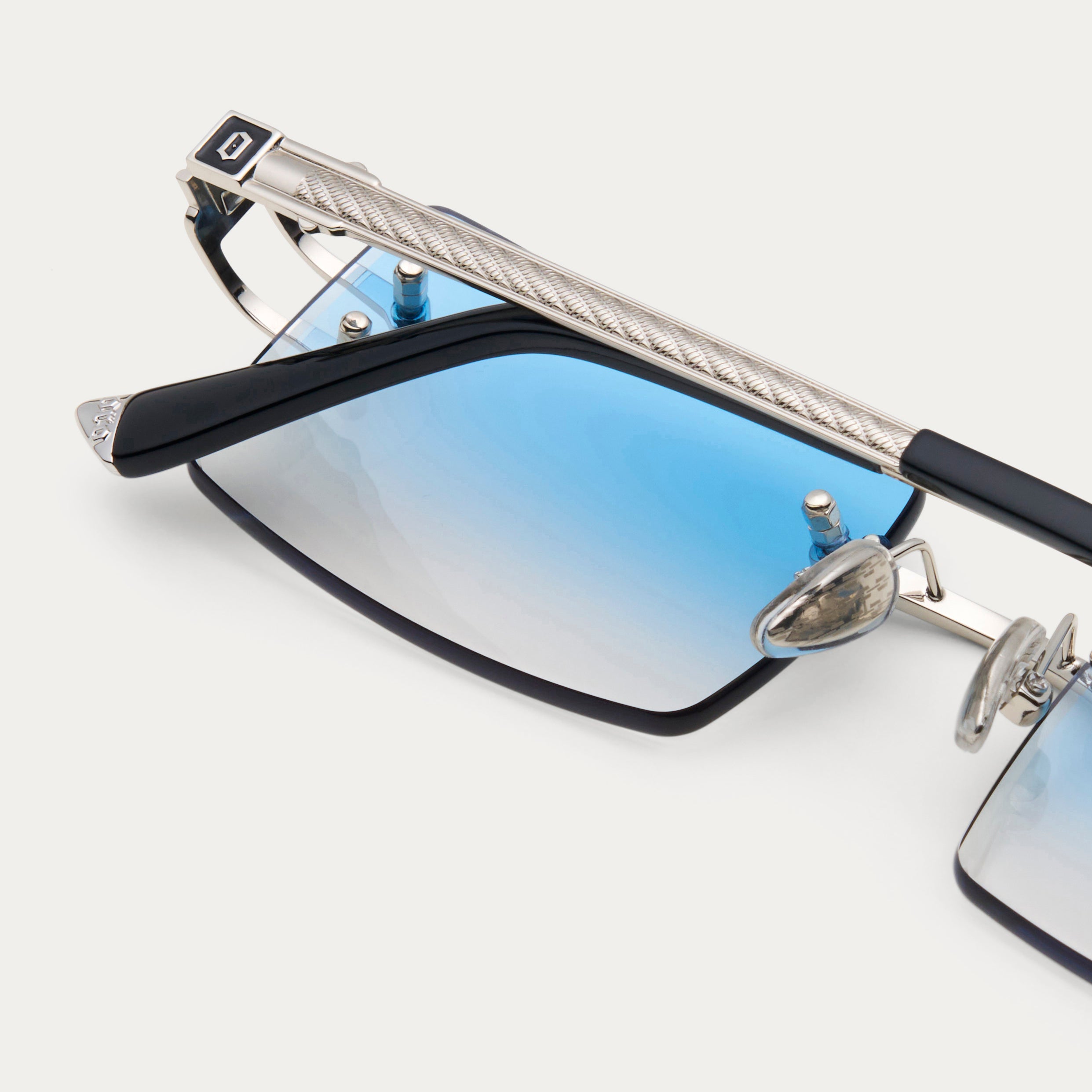 BLUE TINT SILVER AUTHENTIC II – JAMES ORO