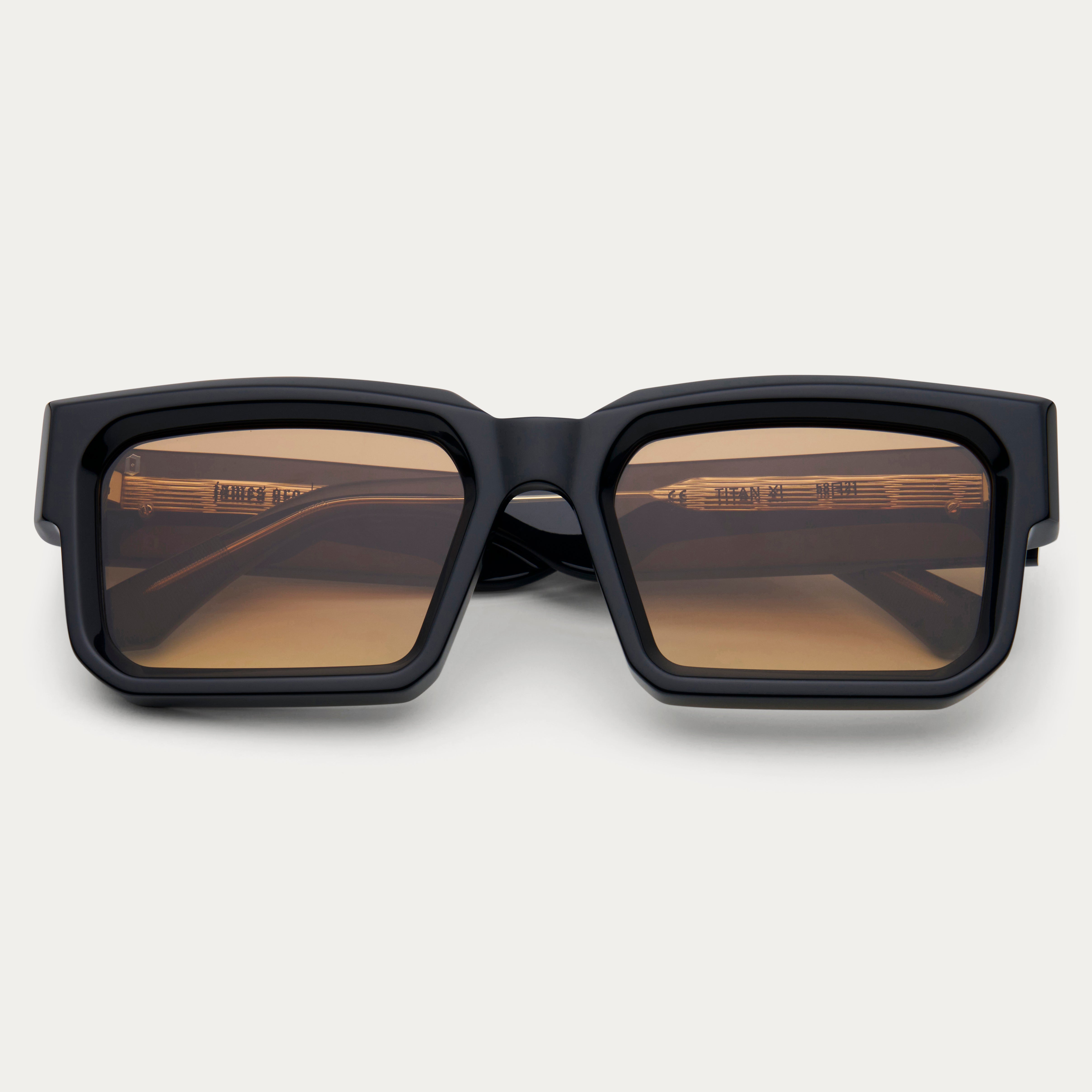 OVERSIZED – JAMES ORO