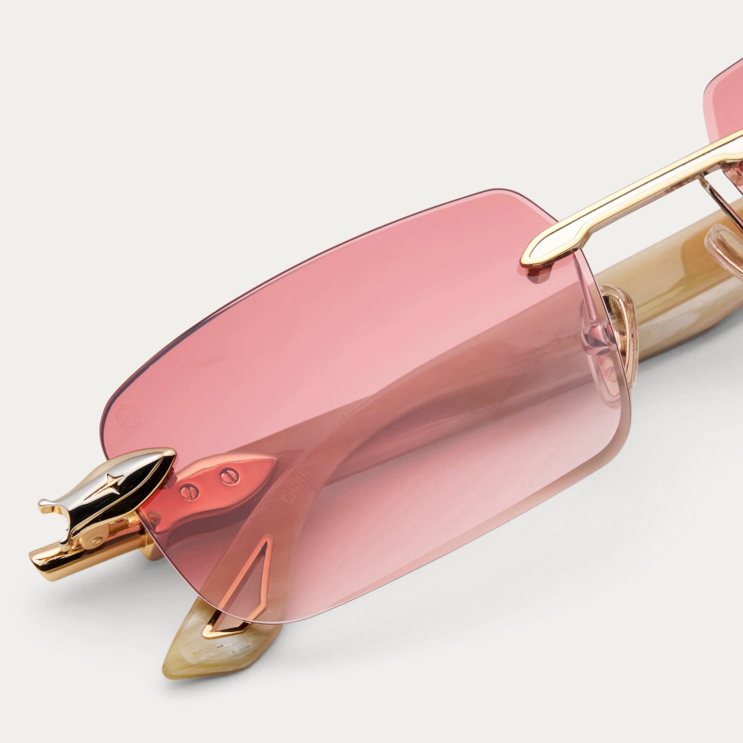 RED TINT RARE BLANC JAVELIN