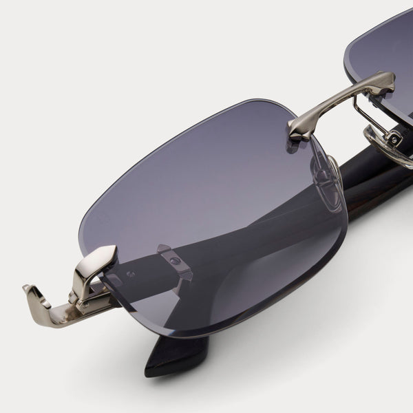 BLACK TINT SILVER CONSIGLIERE