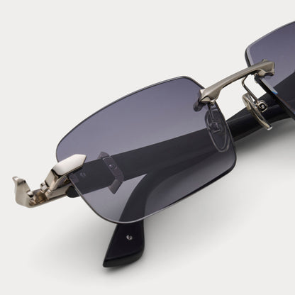 BLACK TINT SILVER CONFIDANTE