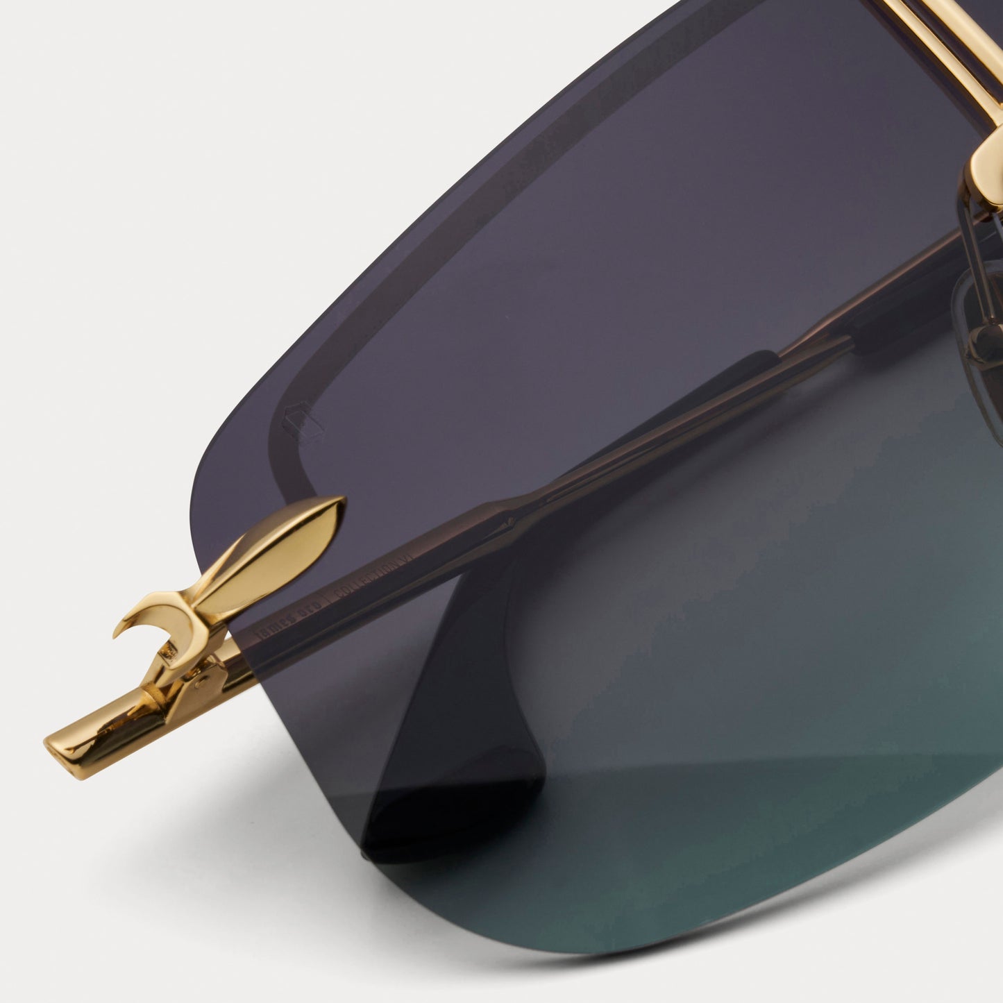 MIDNIGHT TINT GOLD VANTAGE