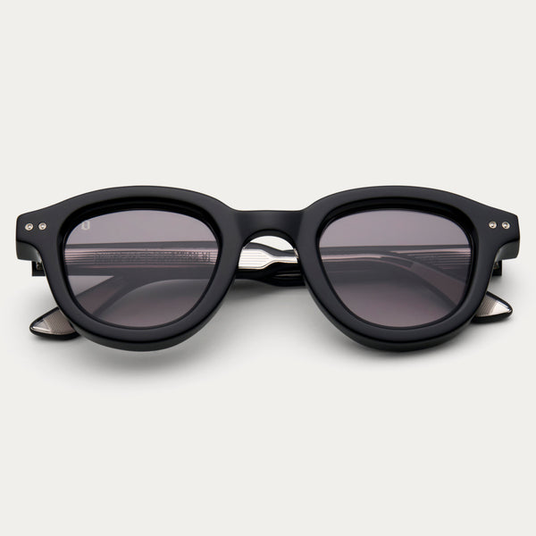 BLACK TINT VEKTOR