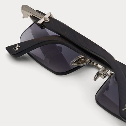 BLACK TINT SILVER CONFIDANTE