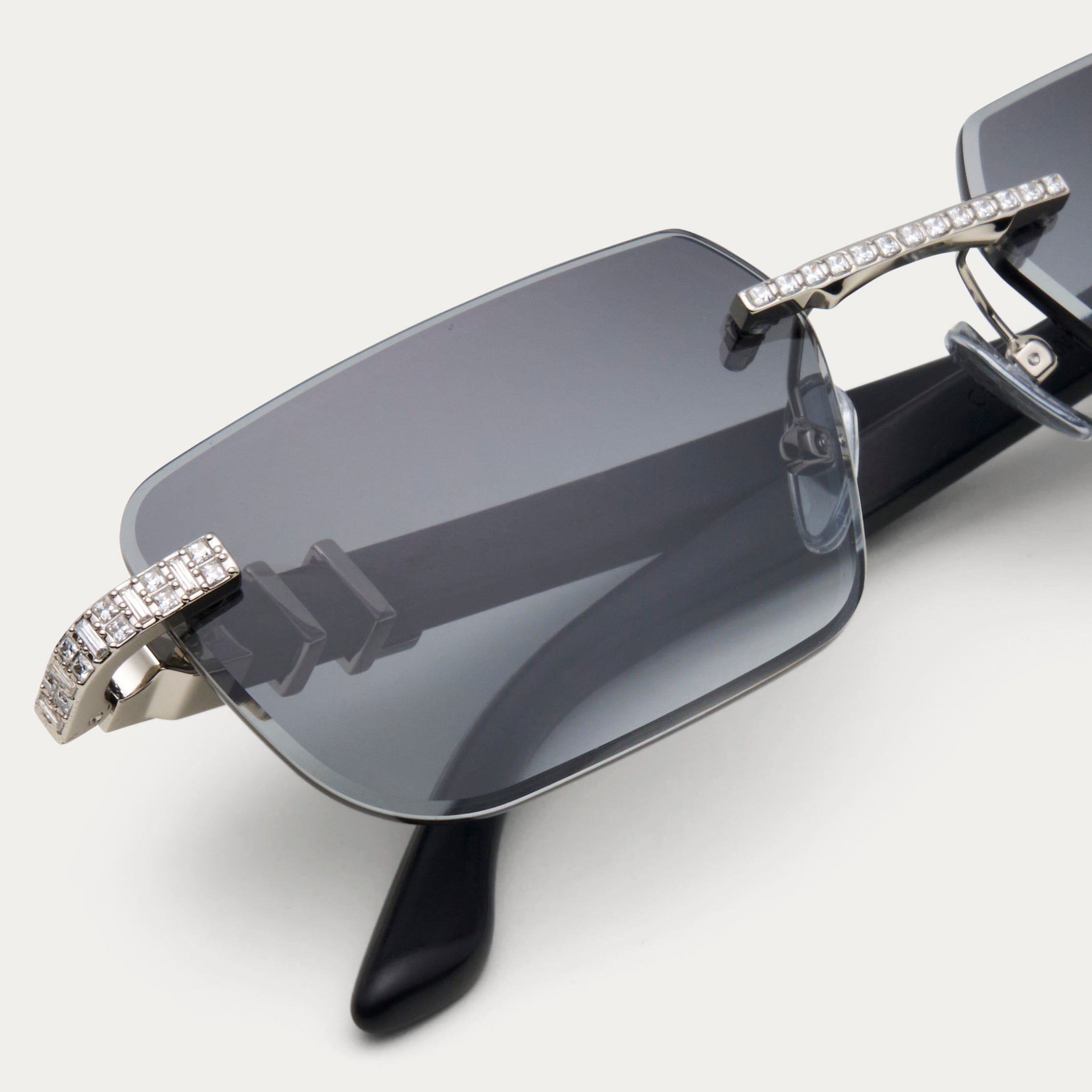 BLACK TINT SILVER BANKROLLER – JAMES ORO