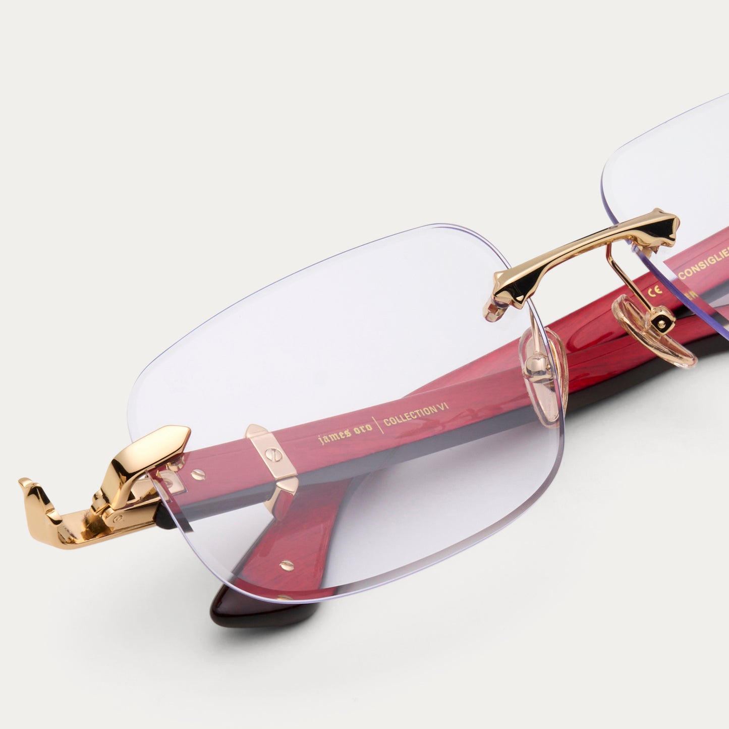 CLEAR RED LACQUER CONSIGLIERE