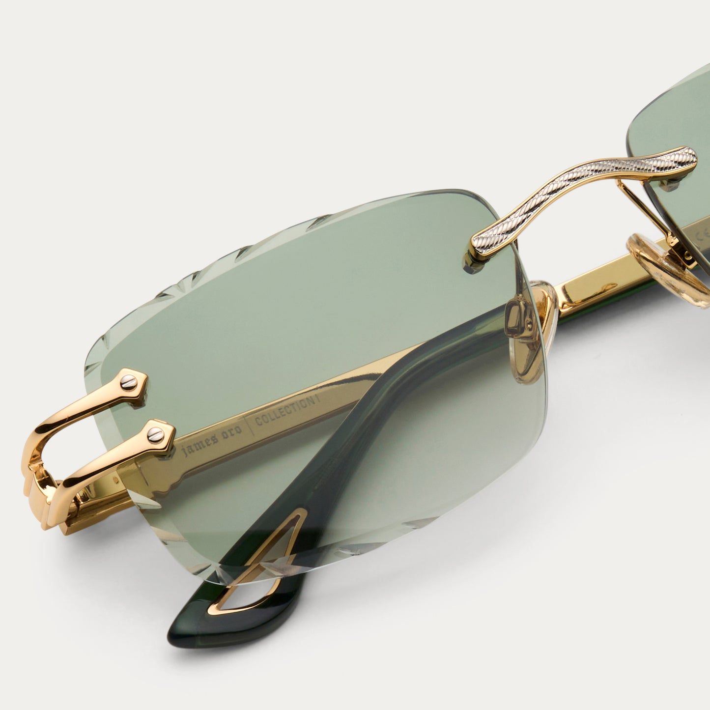 ABSINTHE SIGNATURE GEM CUT
