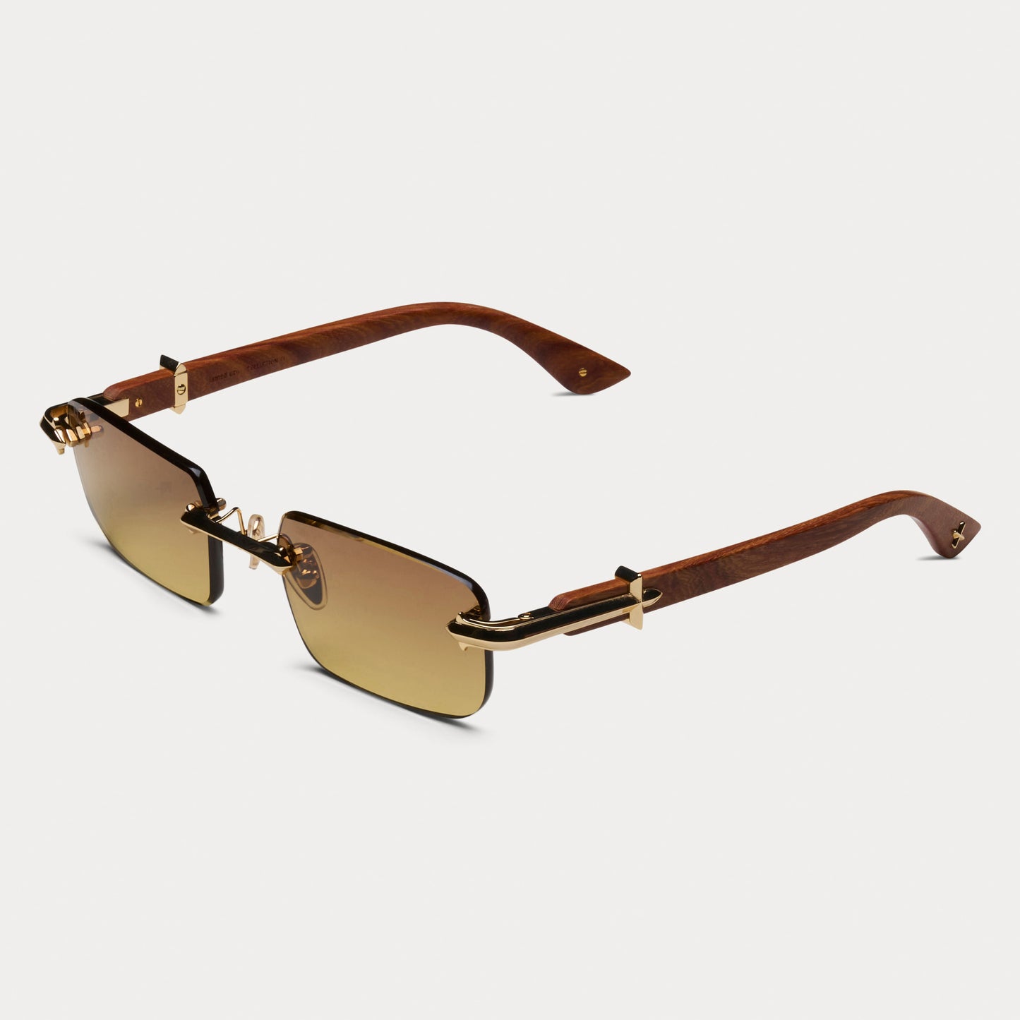 BROWN TINT CONFIDANTE
