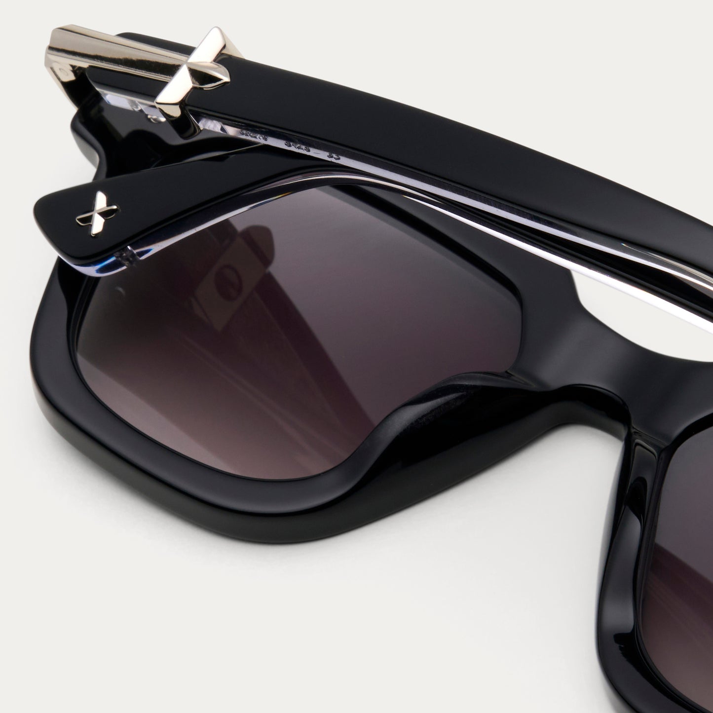 BLACK TINT CAPO