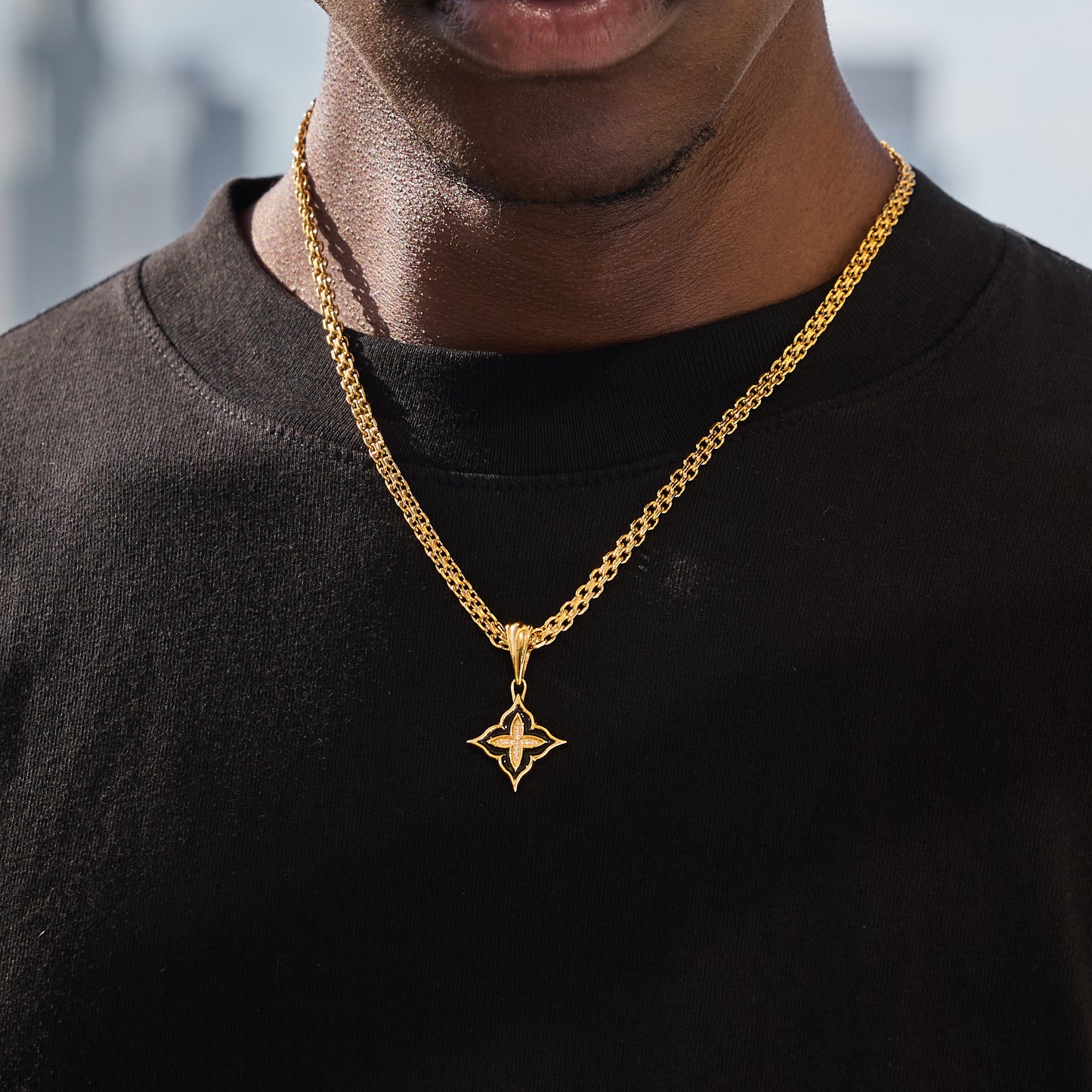 GOLD BLOOM PENDANT