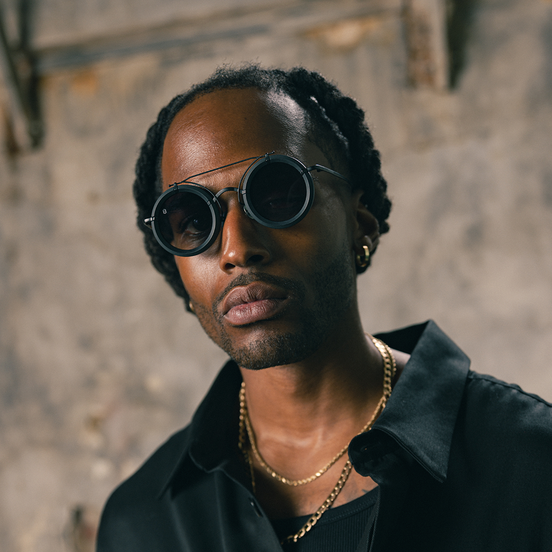 BLACKED OUT ALCHEMIST – JAMES ORO BLACKED OUT ALCHEMIST – JAMES ORO