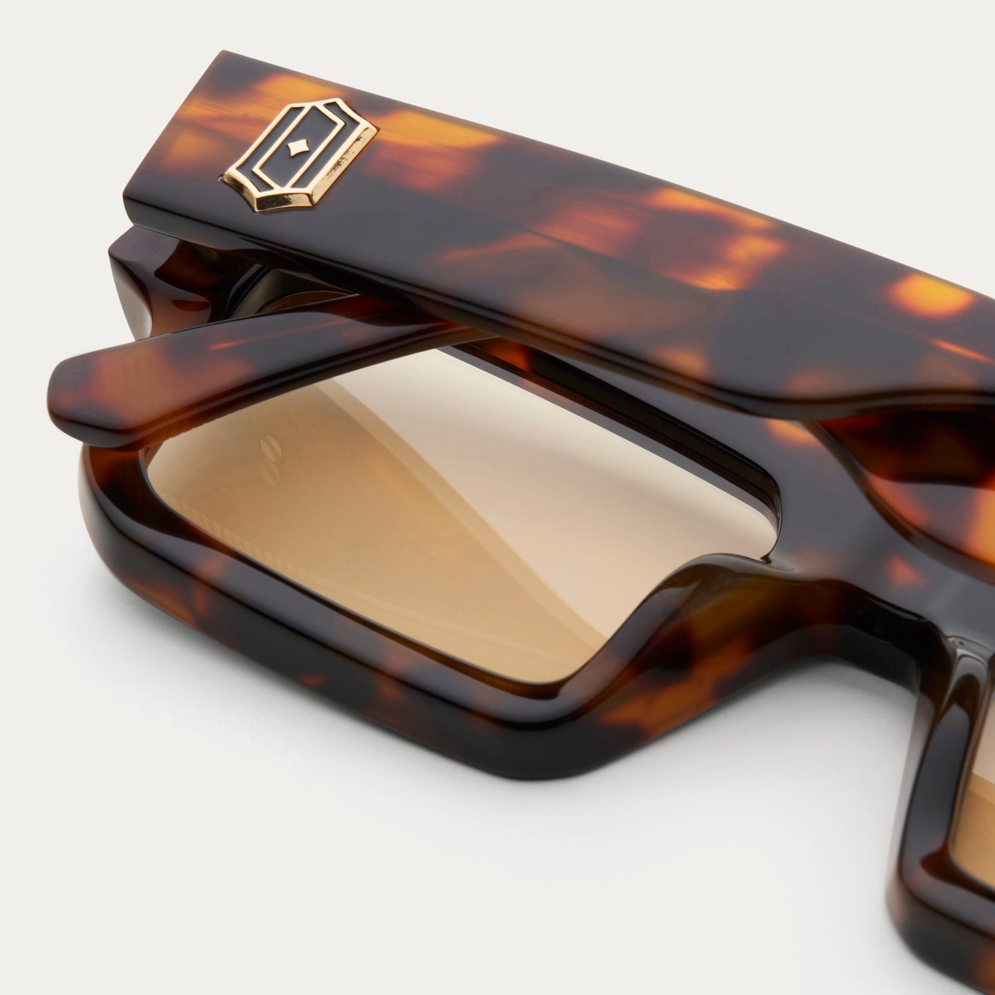 COGNAC | TITAN