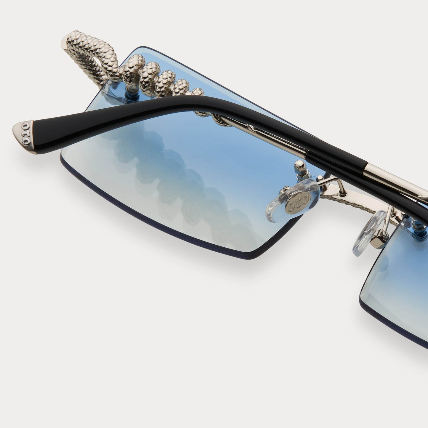 BLUE TINT SILVER SERPENT AUTHENTIC